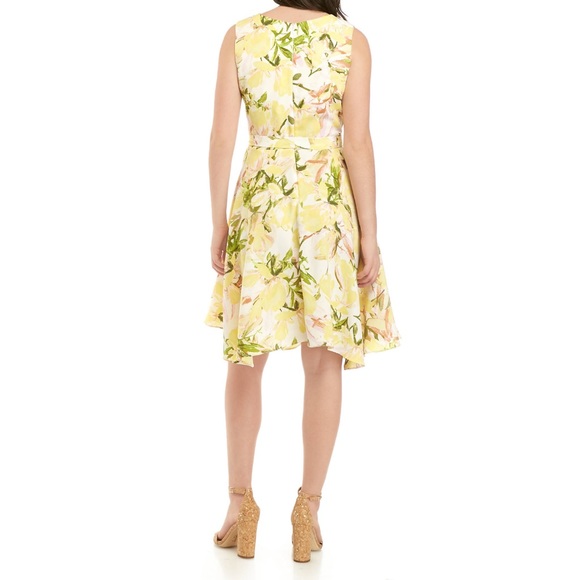 Danny & Nicole Floral Dress - Picture 2 of 3